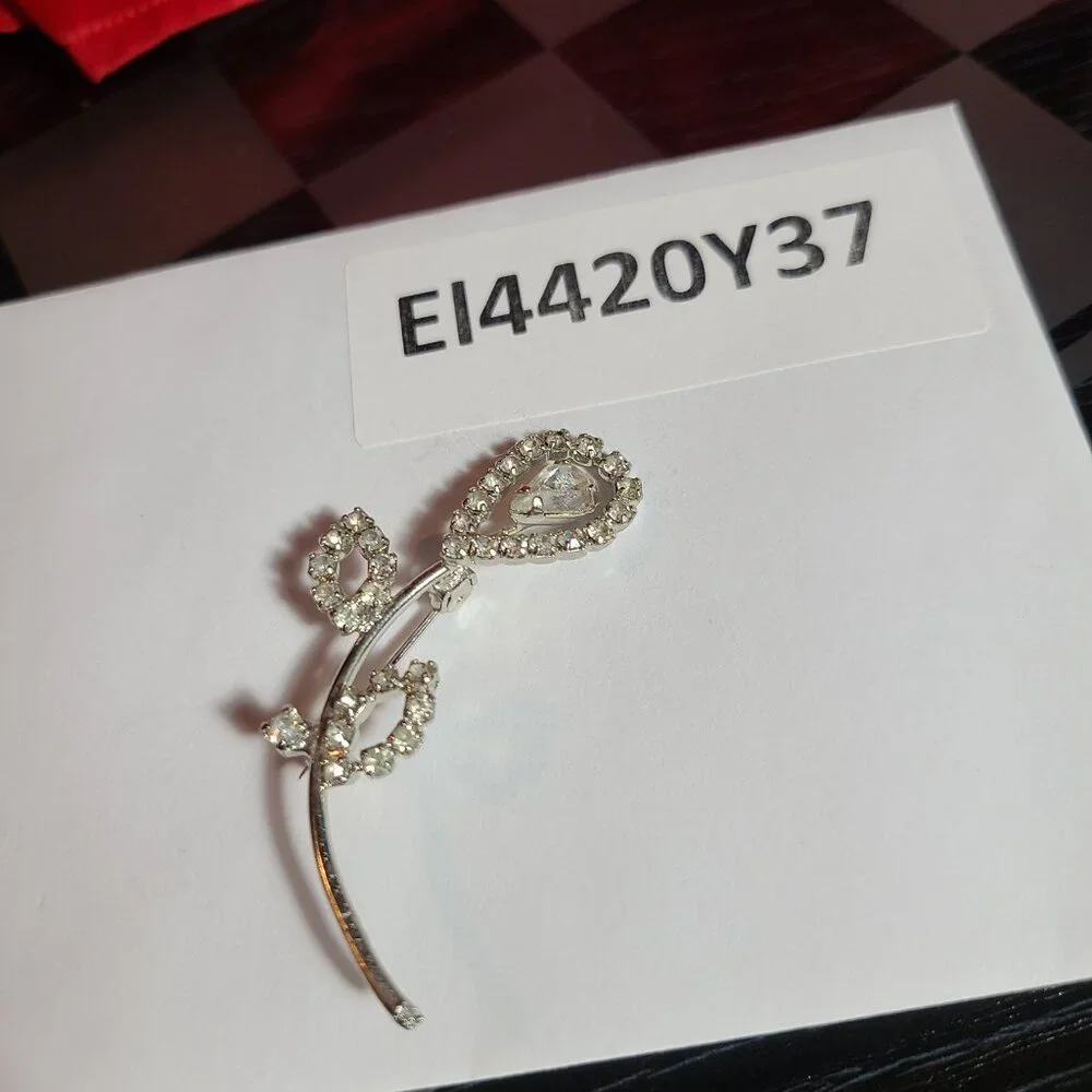Vintage Brooch For Sale ✅Fast Shipping ✅ ✅USPS Tracking✅ ✅Private Offers…